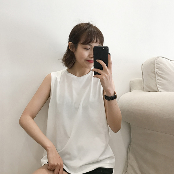 Αθλητισμός και κομψές κυρίες shirt - ιδανικό για τις ζεστές μέρες του καλοκαιριού