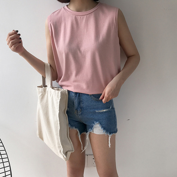 Αθλητισμός και κομψές κυρίες shirt - ιδανικό για τις ζεστές μέρες του καλοκαιριού