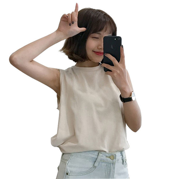 Αθλητισμός και κομψές κυρίες shirt - ιδανικό για τις ζεστές μέρες του καλοκαιριού