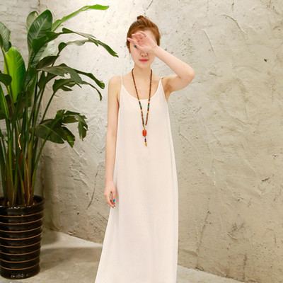 Απλή ευθεία αμάνικο φόρεμα σε μαύρο και άσπρο