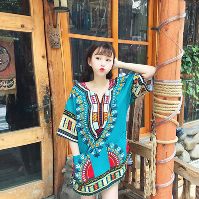 Τύπος μπλούζα πουκάμισο Πολύ ενδιαφέρουσα κυρία σε ανατολίτικο στυλ