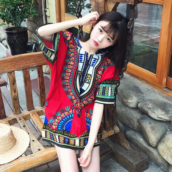 Τύπος μπλούζα πουκάμισο Πολύ ενδιαφέρουσα κυρία σε ανατολίτικο στυλ