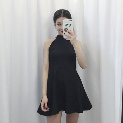 Μεγάλη βράδυ κυρίες φόρεμα χωρίς μανίκια και ένα κολάρο γύρω από το λαιμό