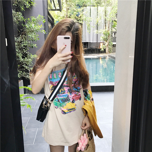 Πολύ ενδιαφέρον κυρίες μακρύ αμάνικη μπλούζα - στυλ τουνίκ με χρωματιστά εκτύπωσης