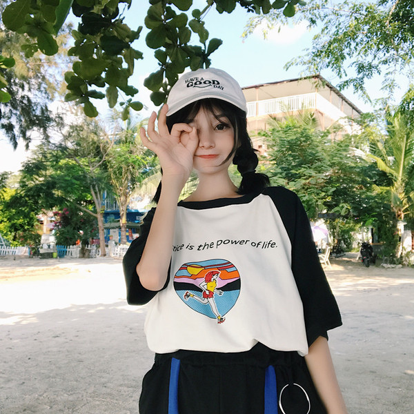 σπορ πουκάμισο γυναικών με κοντά μανίκια και 3/4 φρέσκα πολύχρωμα εκτύπωσης