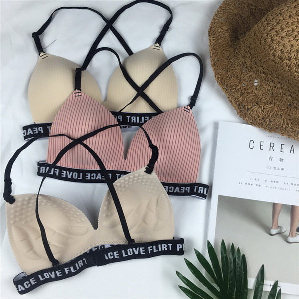 σουτιέν Πολύ ενδιαφέρουσα και άνετα κυρίες σε μια ποικιλία χρωμάτων