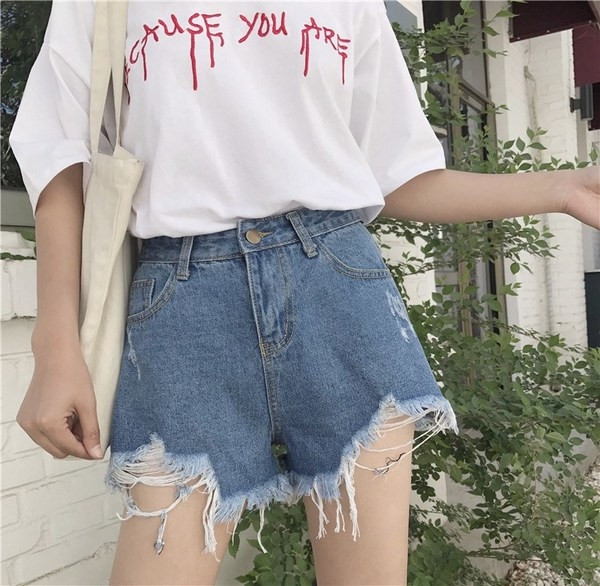 Κυρίες σύντομο παντελόνι τζιν σε στυλ ρετρό με βλεφαρίδες στα άκρα των ποδιών