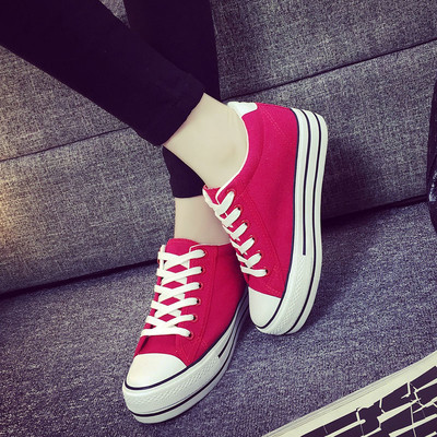 Πολύ κομψά και άνετα καθημερινά γυναικεία πάνινα παπούτσια σε πλατφόρμα 5 εκ. Σε ποικιλία χρωμάτων