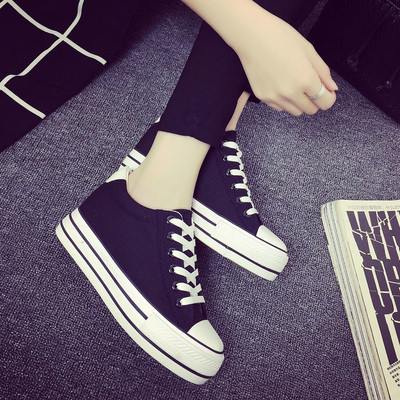 Πολύ κομψά και άνετα καθημερινά γυναικεία πάνινα παπούτσια σε πλατφόρμα 5 εκ. Σε ποικιλία χρωμάτων