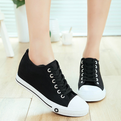 Πολύ κομψά και άνετα καθημερινά γυναικεία πάνινα παπούτσια σε πλατφόρμα 5 εκ. Σε ποικιλία χρωμάτων