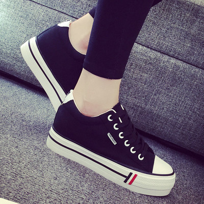 Πολύ κομψά και άνετα καθημερινά γυναικεία πάνινα παπούτσια σε πλατφόρμα 5 εκ. Σε ποικιλία χρωμάτων