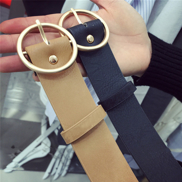 Δείγμα κυρίες δερμάτινη ζώνη γύρω από πόρπη