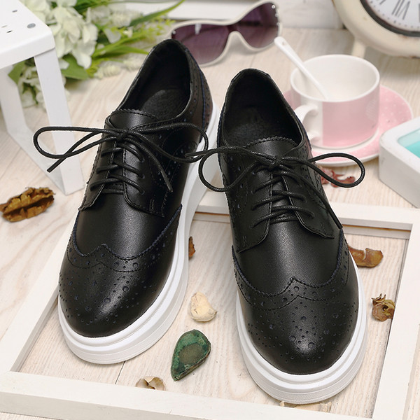 Μοναδικά και πολύ κομψά γυναικεία παπούτσια σε ρετρό στυλ