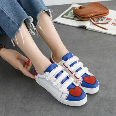 Πολύ φρέσκα και ενδιαφέροντα καθημερινά αθλητικά πάνινα παπούτσια με κεντήματα καρδιάς και λουράκια βελκρό