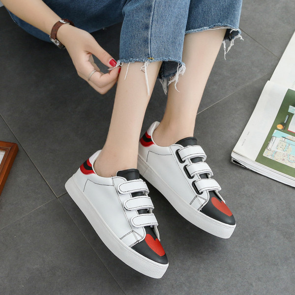 Πολύ φρέσκα και ενδιαφέροντα καθημερινά αθλητικά πάνινα παπούτσια με κεντήματα καρδιάς και λουράκια βελκρό