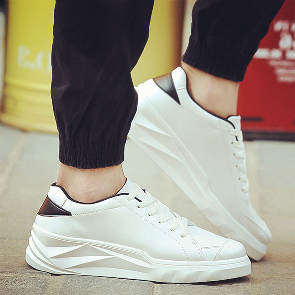 Κομψά ανδρικά αθλητικά πάνινα παπούτσια με πολύ ενδιαφέρον σχήμα σόλας σε ποικιλία χρωμάτων και μοτίβων