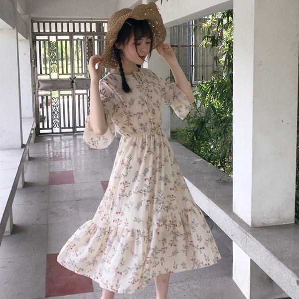 Δωρεάν λεπτό το καλοκαίρι γυναικών φόρεμα με floral μοτίβα