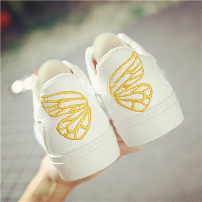 Καθημερινά πολύ άνετα γυναικεία αθλητικά παπούτσια με ενδιαφέρον κέντημα