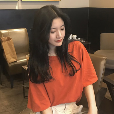 Καθαρίστε μεγάλη κυρίες T-shirt σε διάφορα χρώματα