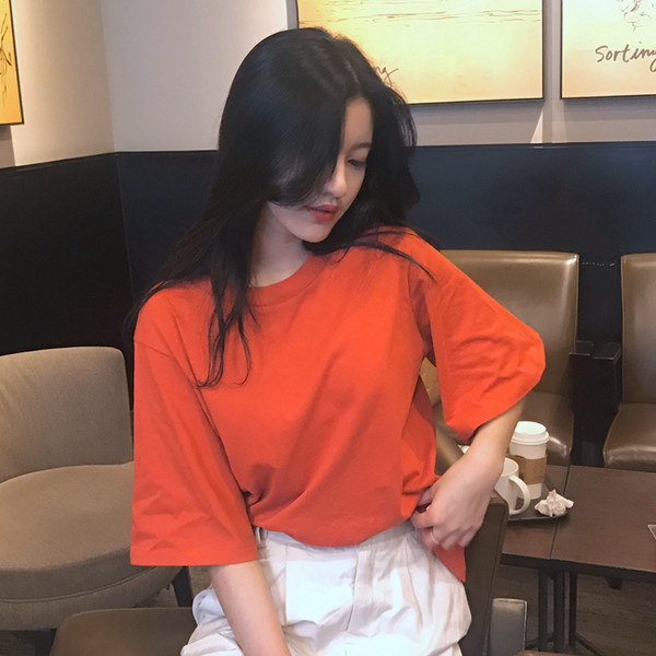 Καθαρίστε μεγάλη κυρίες T-shirt σε διάφορα χρώματα