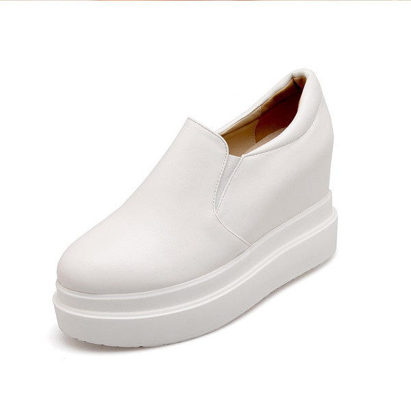 Κομψά γυναικεία παπούτσια σε μεγάλη πλατφόρμα - ιδανικό για την καθημερινή ζωή