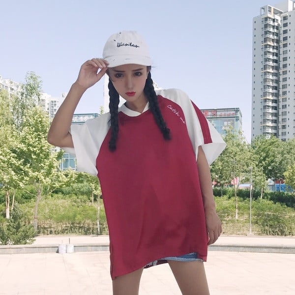 Στυλ πουκάμισο “Wide κυρίες φίλος” με φτερά κεντημένα πίσω