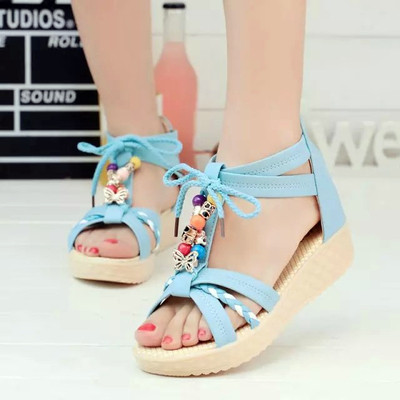 Πολύ ενδιαφέρον περιστασιακή κυρίες σανδάλια με ενδιαφέρον ornamentcheta