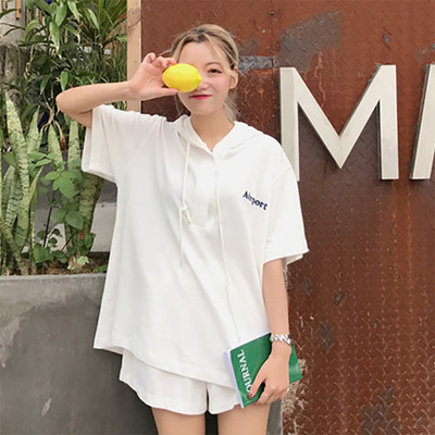 Μεγάλη κυρίες ταιριάζουν σε δύο μέρη - ιδανικό για τις ζεστές μέρες του καλοκαιριού