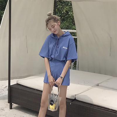 Μεγάλη κυρίες ταιριάζουν σε δύο μέρη - ιδανικό για τις ζεστές μέρες του καλοκαιριού