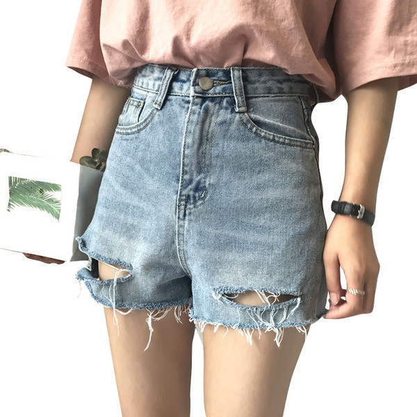 Hit κυρίες σύντομο παντελόνι denim με μια υψηλή μέση, σχισμένο κίνητρα και βλεφαρίδες στα άκρα των σκελών