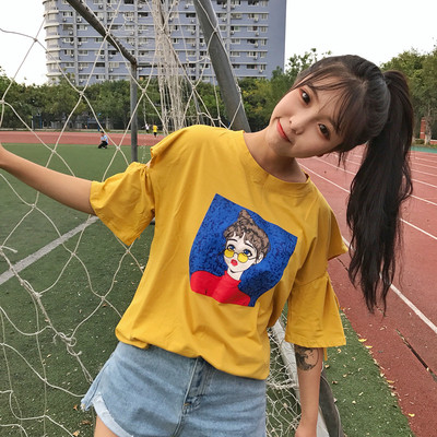 Πολύ ενδιαφέρον κυρίες T-shirt με φαρδιά μανίκια κατακερματισμένη και πολύχρωμο, διασκεδαστικό εκτύπωσης