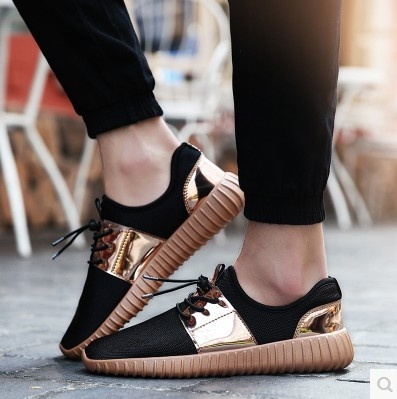 Εξαιρετικά μοντέρνα αθλητικά γυναικεία και αντρικά αθλητικά παπούτσια