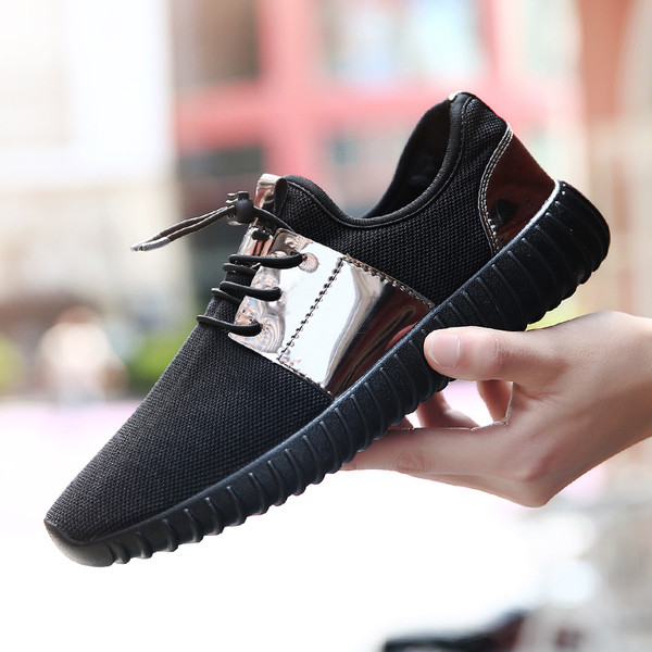 Εξαιρετικά μοντέρνα αθλητικά γυναικεία και αντρικά αθλητικά παπούτσια