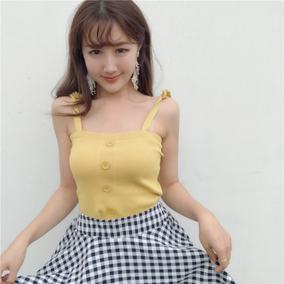 Φρέσκα καλοκαίρι σετ από τρία μέρη - φούστα, οροφή της δεξαμενής και ένα λεπτό μπουφάν