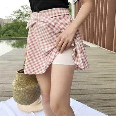 Φρέσκα καλοκαίρι σετ από τρία μέρη - φούστα, οροφή της δεξαμενής και ένα λεπτό μπουφάν