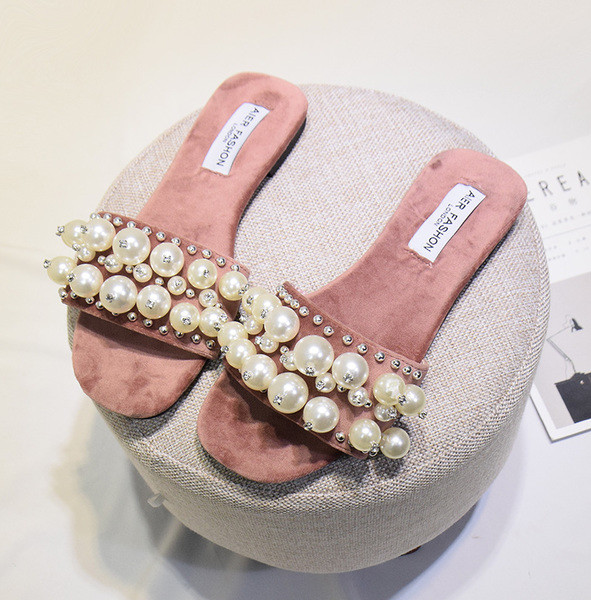 Γυναικείες παντόφλες σουέτ με μεγάλες χάντρες - 3 χρώματα