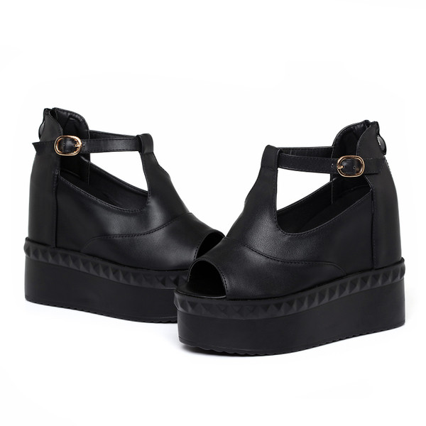 Μοντέρνο και πολύ άνετα κυρίες σανδάλια υψηλής πλατφόρμα με κούμπωμα γύρω από τον αστράγαλο