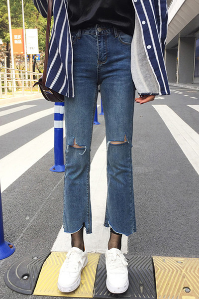 Πανέμορφα τζιν παντελόνια με δαντελωτά άκρα 