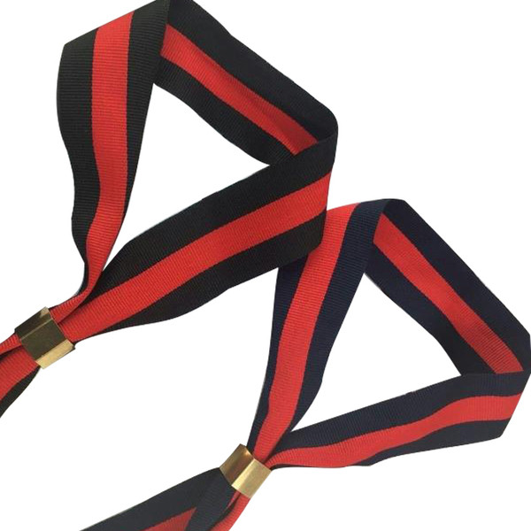 Страхотен дамски чокър с интересна бродерия