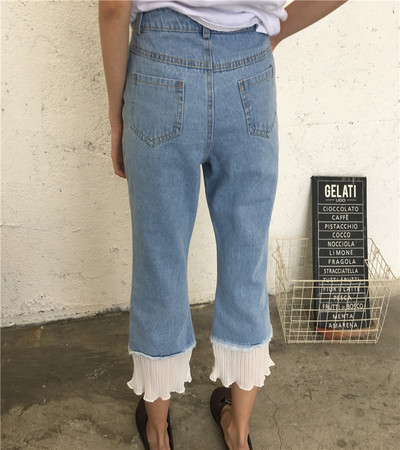 Καθημερινά παντελόνια denim με 7/8 πόδι και πολύ ενδιαφέρουσα δαντέλα