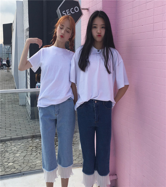 Καθημερινά παντελόνια denim με 7/8 πόδι και πολύ ενδιαφέρουσα δαντέλα