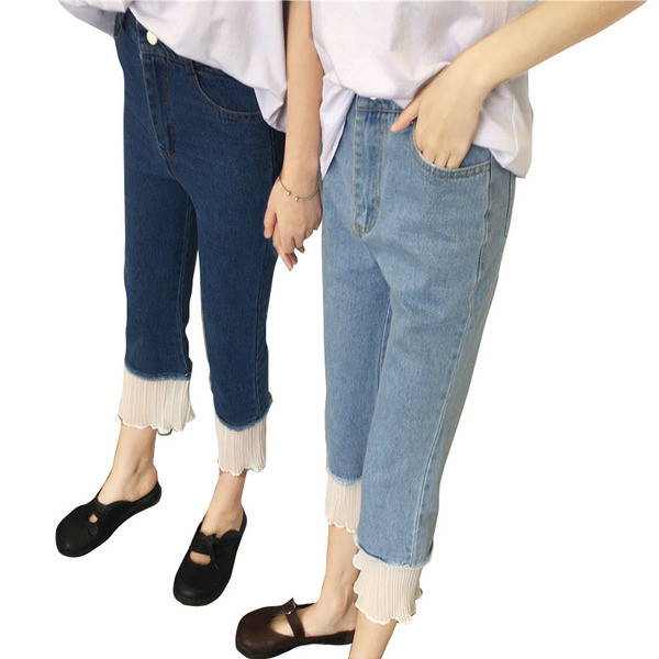 Καθημερινά παντελόνια denim με 7/8 πόδι και πολύ ενδιαφέρουσα δαντέλα