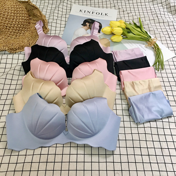 Κομψό κυρίες λεπτό σετ σουτιέν σε μια ποικιλία χρωμάτων