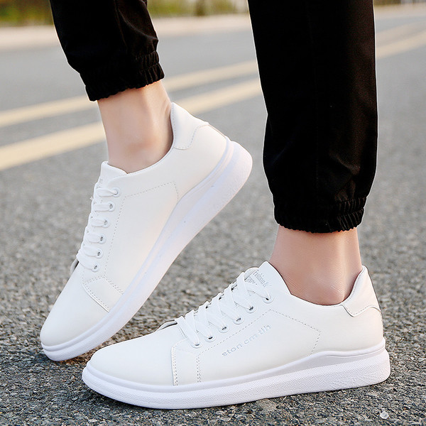  Πολύ άνετα παπούτσια και κομψά ανδρών με επίπεδες σόλες