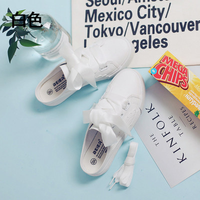 Κομψά και πολύ όμορφα γυναικεία παπούτσια με κορδέλα