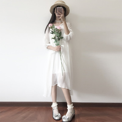 Εξαιρετικά απαλό και όμορφο ύφασμα καθημερινό φόρεμα με obrazno V-λαιμόκοψη