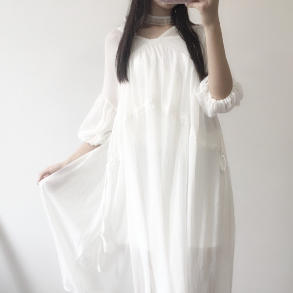 Εξαιρετικά απαλό και όμορφο ύφασμα καθημερινό φόρεμα με obrazno V-λαιμόκοψη