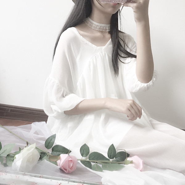 Εξαιρετικά απαλό και όμορφο ύφασμα καθημερινό φόρεμα με obrazno V-λαιμόκοψη