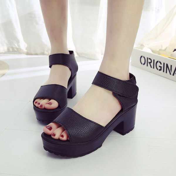 Καθαρίστε κυρίες σανδάλια με ψηλά τακούνια με πόρπη γύρω από τον αστράγαλο