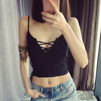 Πολύ ενδιαφέρον κυρίες κοπεί κορυφή της δεξαμενής με την όμορφη δεσμούς στη λαιμόκοψη - 5tsvyata